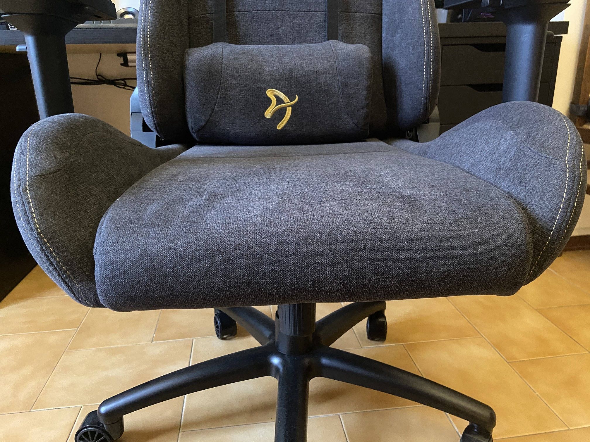Arozzi Verona Signature Soft Fabric - Recensione della sedia da gaming