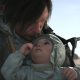 Sam e Lou si godono la loro nuova vita in DEATH STRANDING 2: ON THE BEACH